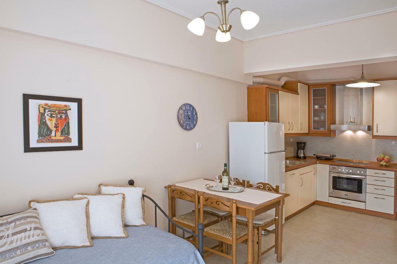 Remezzo Apartments Akrogiali Esterno foto